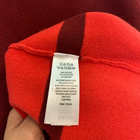 New Max Studio Color Block Sweater - Picture 3 of 7